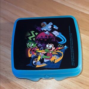 Teen Titans Go! Blue Sandwich Tupperware Container